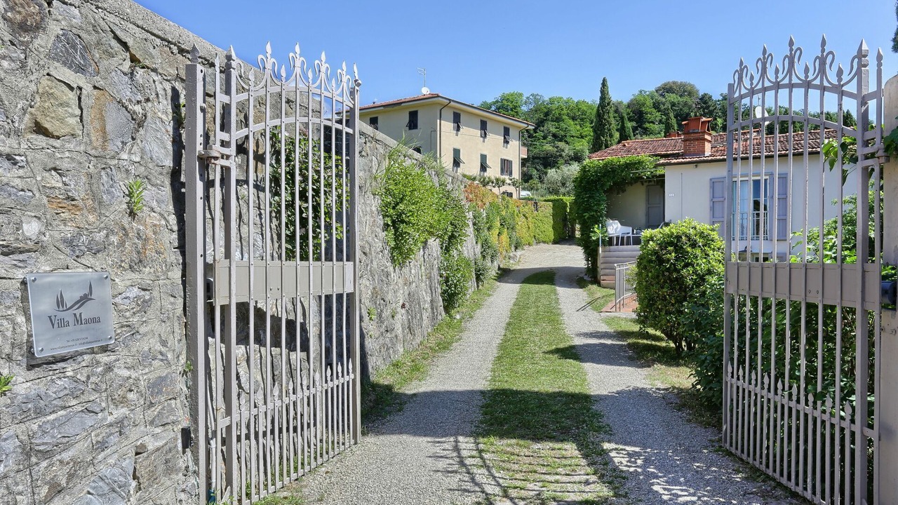 Photo of Others in Margine Coperta-Traversagna
