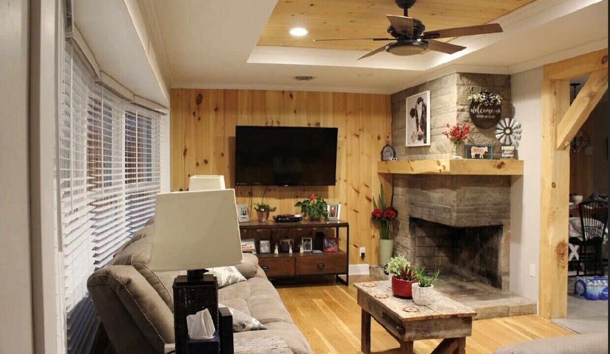 Photo of Livingroom in McBryde