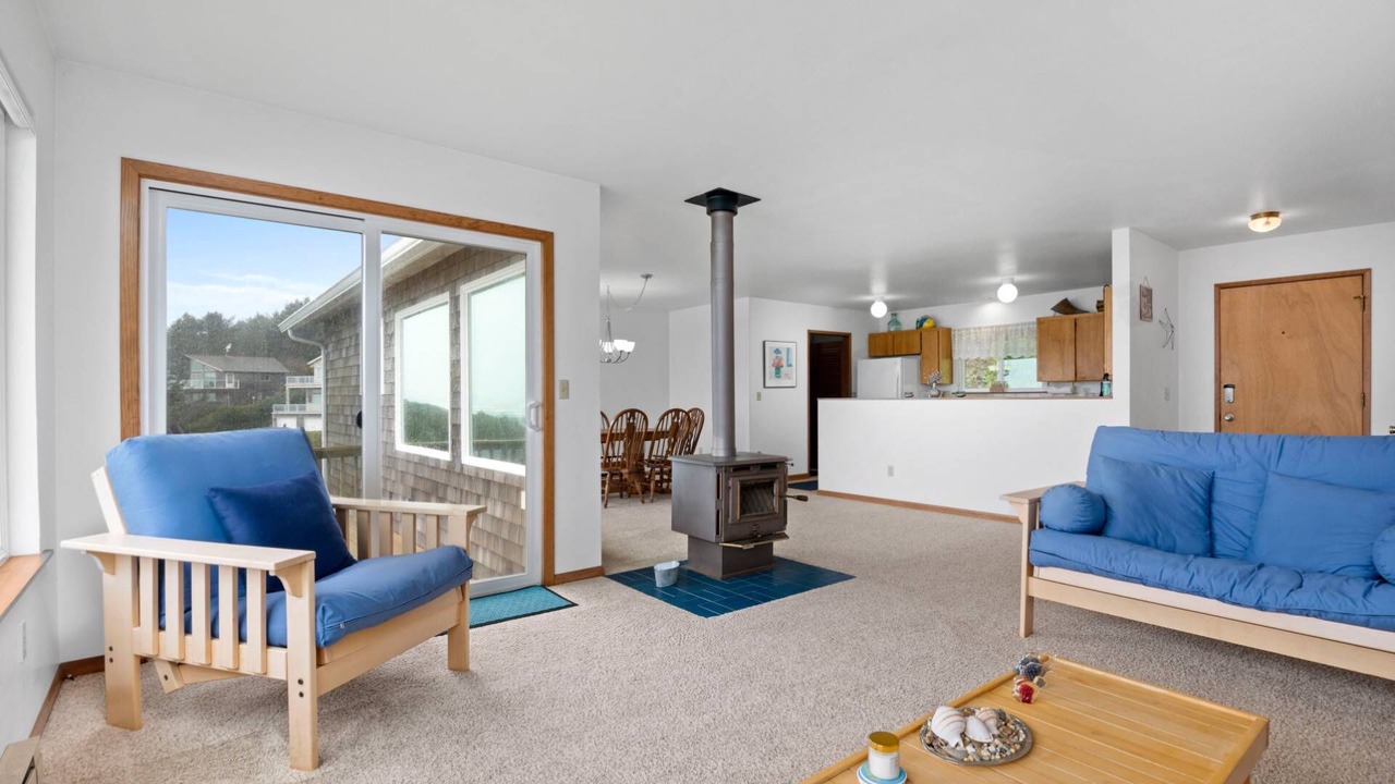 Photo of Livingroom in Cloverdale