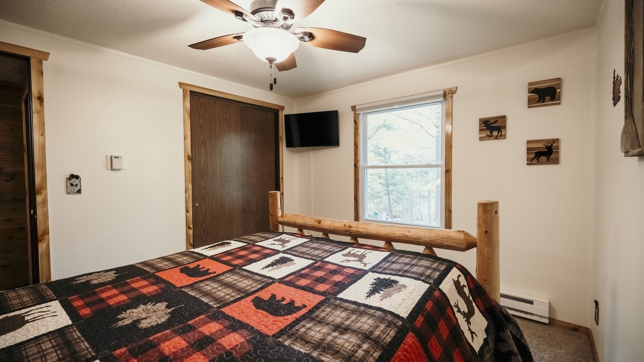 Photo of Bedroom in Long Lake