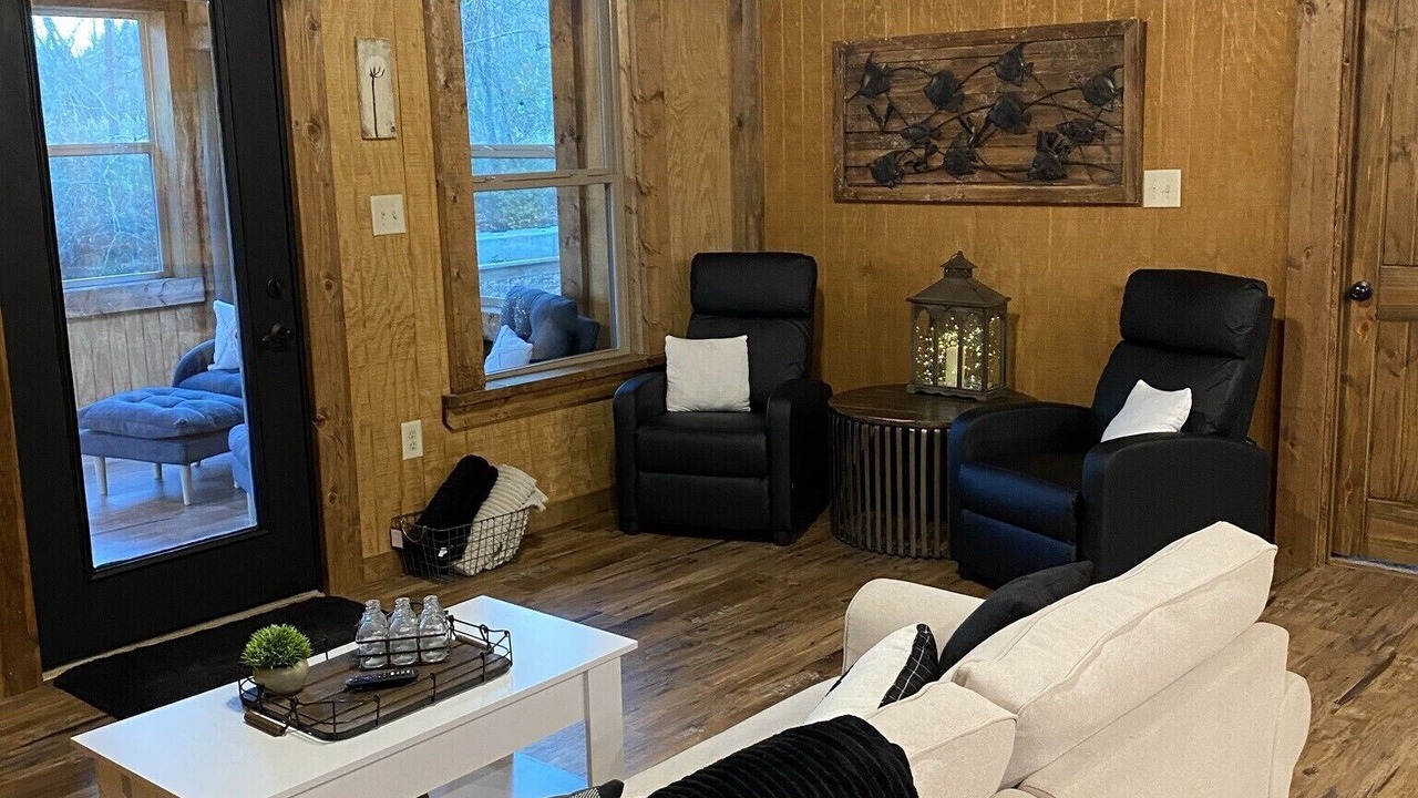 Photo of Livingroom in Young Harris
