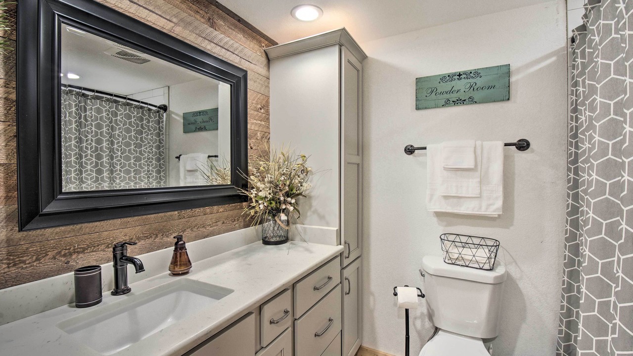 Photo of Bathroom in Hiawassee