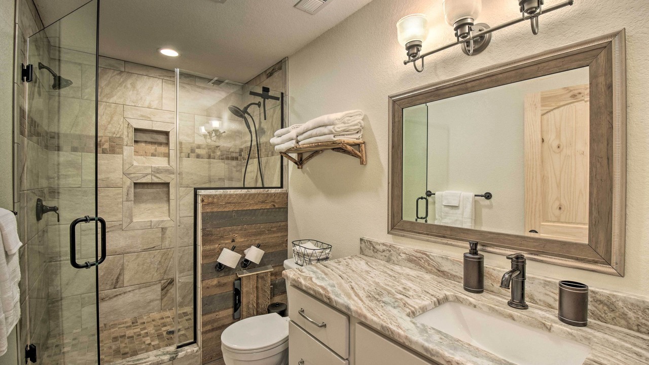 Photo of Bathroom in Hiawassee