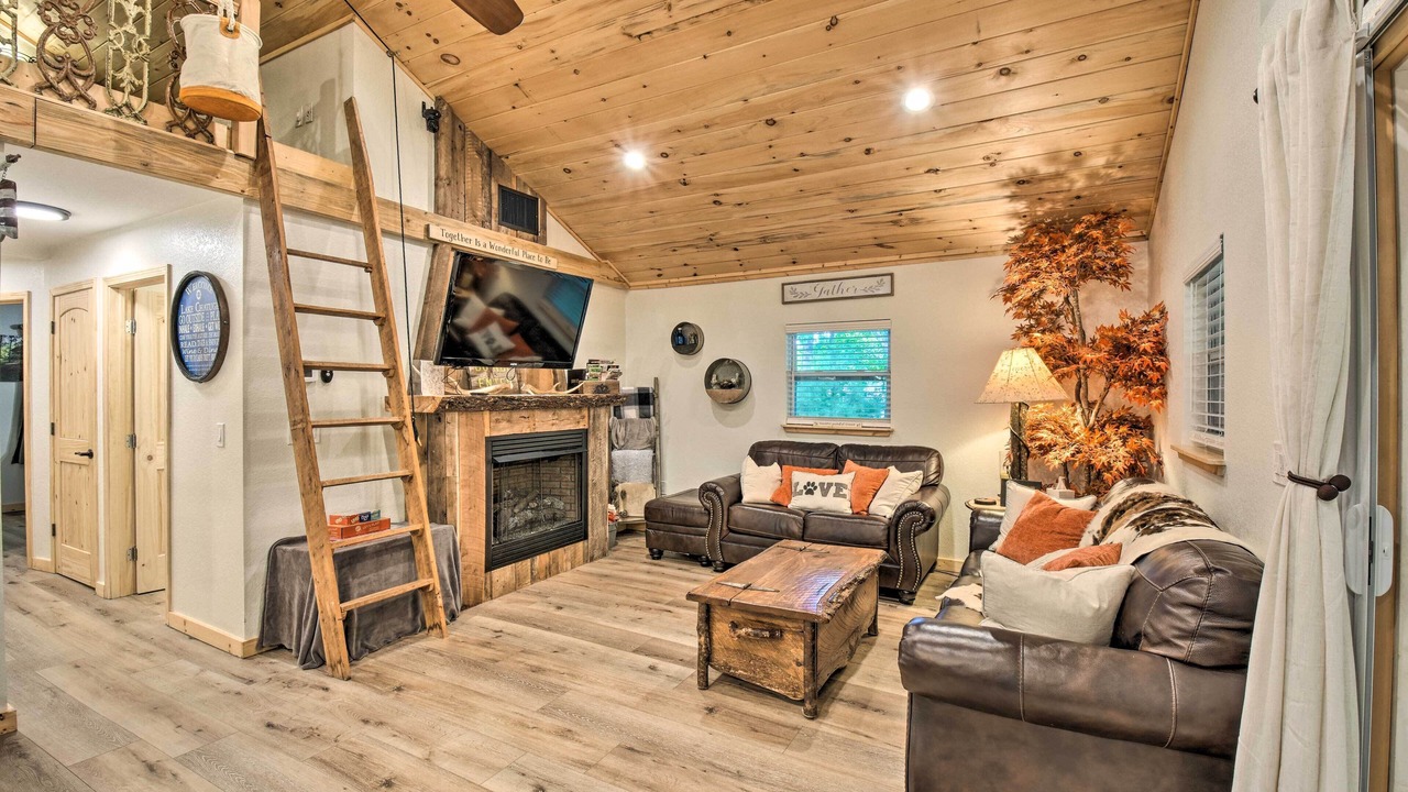 Photo of Bedroom in Hiawassee