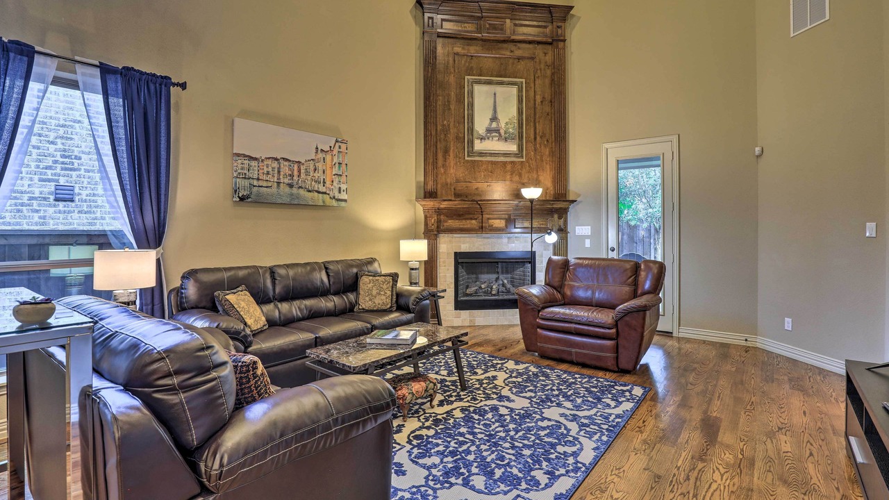 Photo of Livingroom in Las Colinas