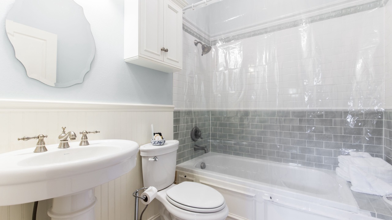 Photo of Bathroom in Oak Lawn