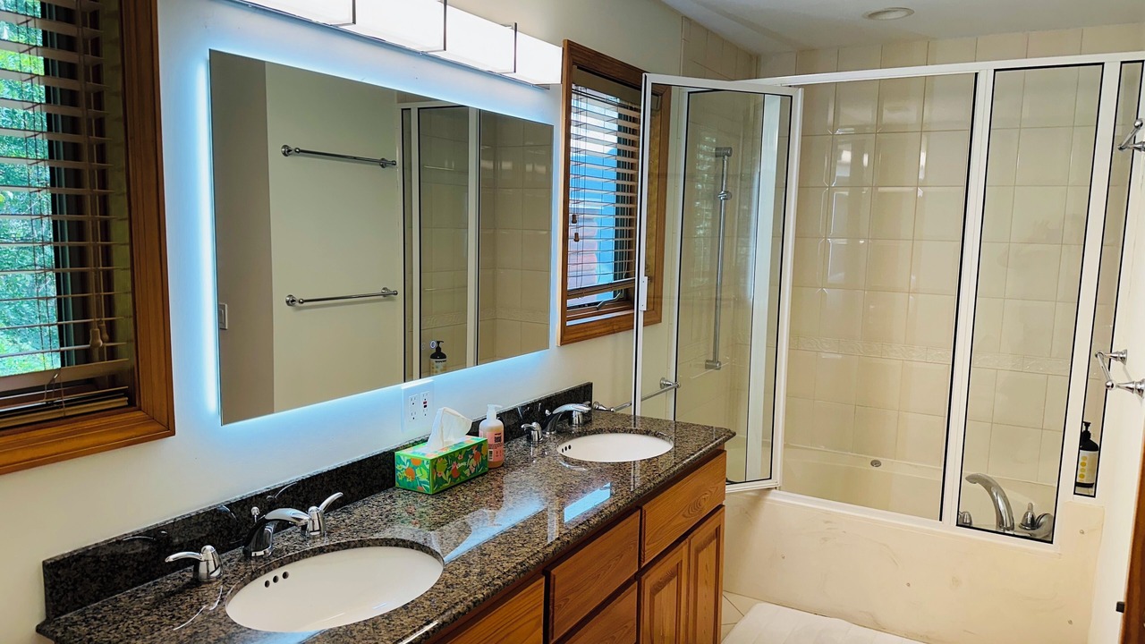 Photo of Bathroom in Hiawassee