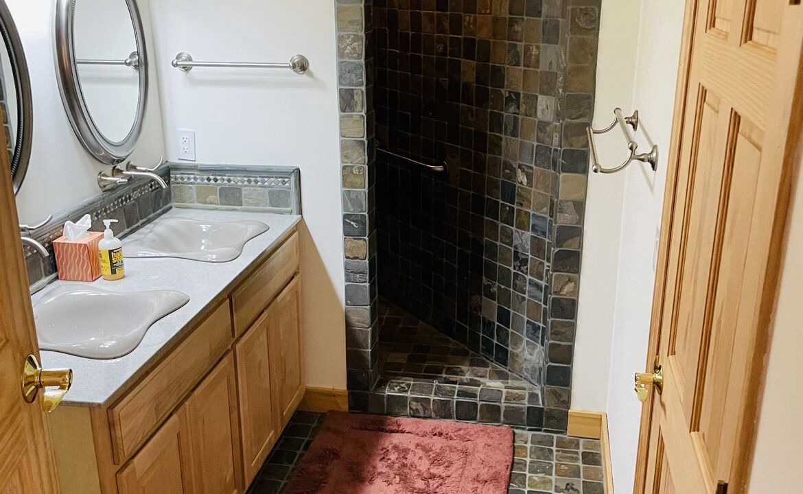 Photo of Bathroom in Hiawassee