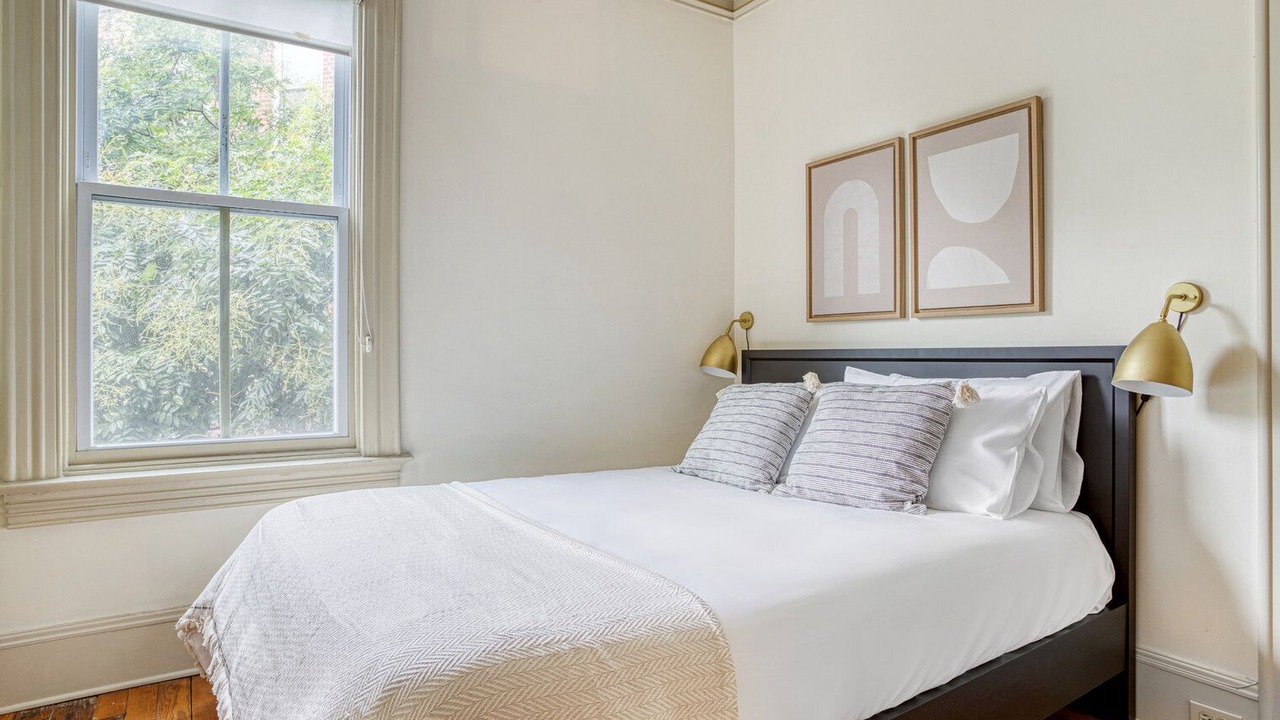 Photo of Bedroom in Logan Circle