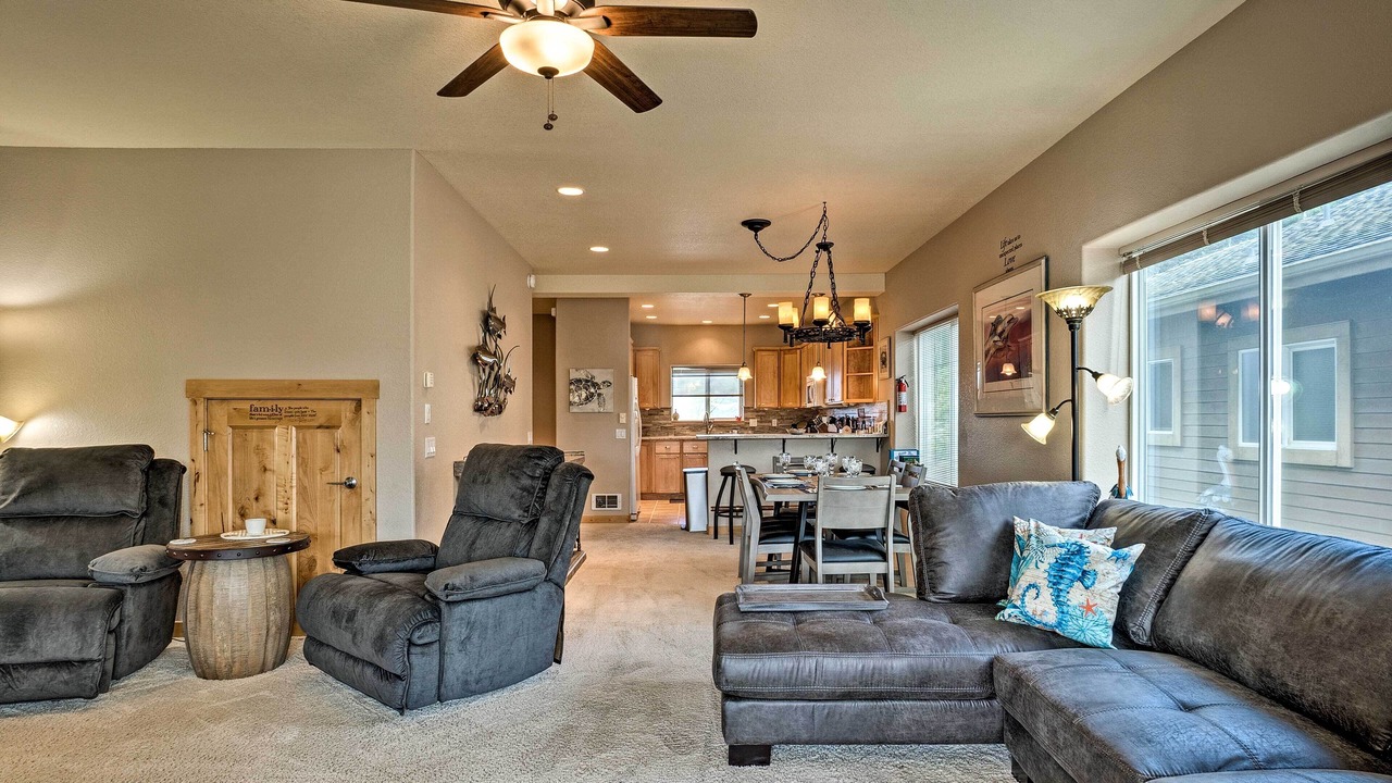 Photo of Livingroom in Gold Beach
