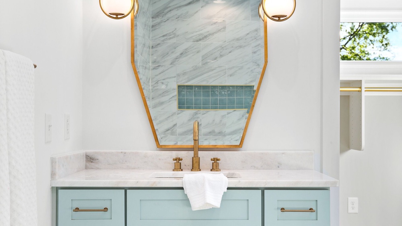 Photo of Bathroom in Shelby Hills