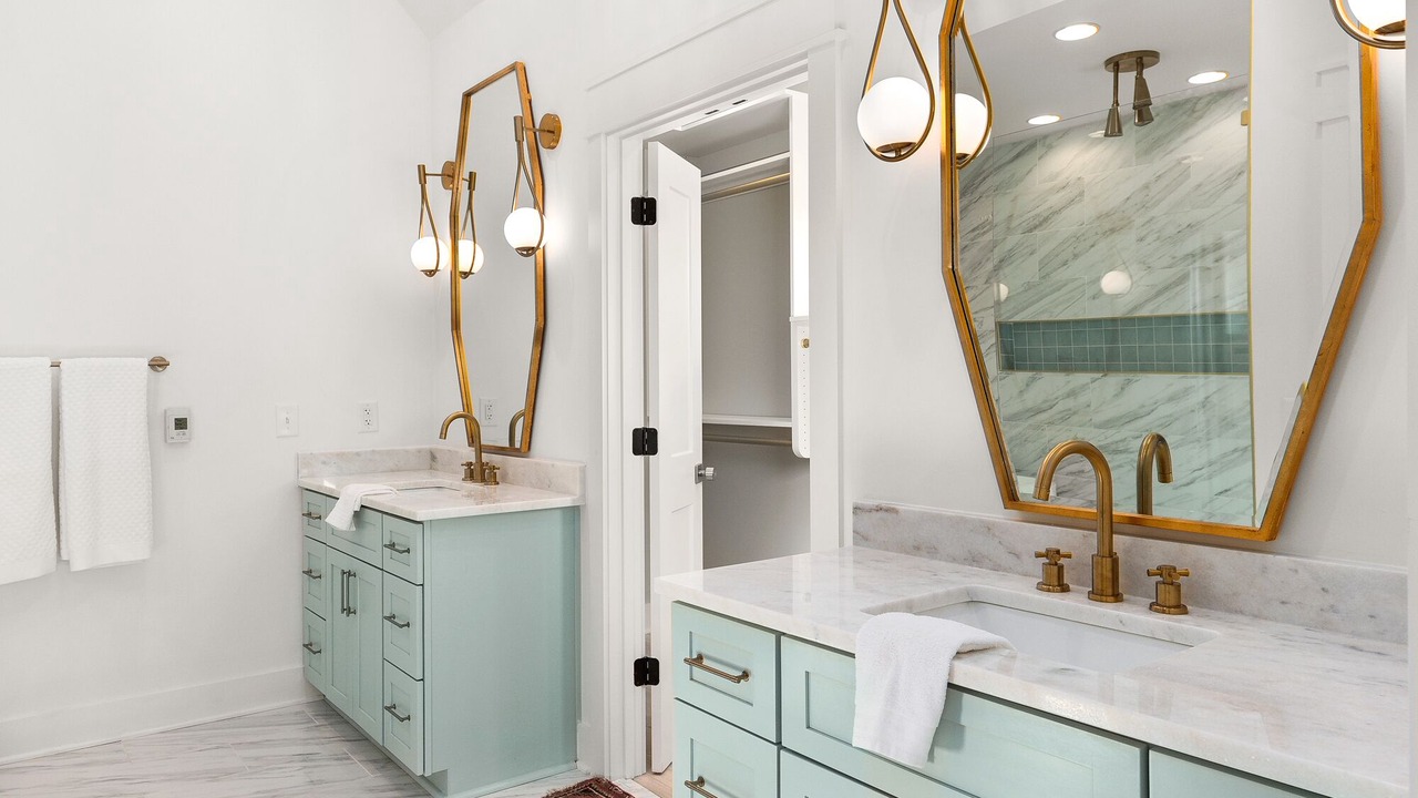 Photo of Bathroom in Shelby Hills