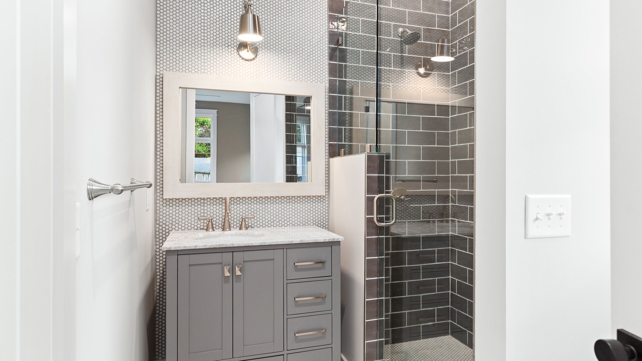 Photo of Bathroom in Shelby Hills