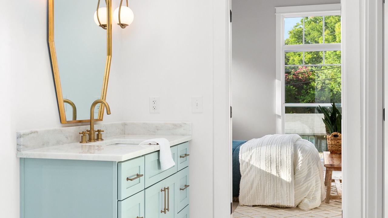 Photo of Bathroom in Shelby Hills