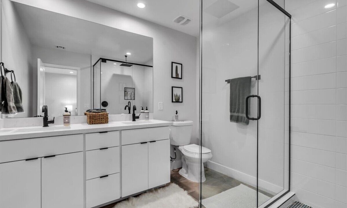 Photo of Bathroom in Raskin Estates