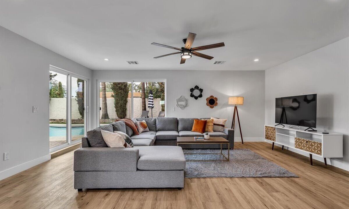 Photo of Livingroom in Raskin Estates