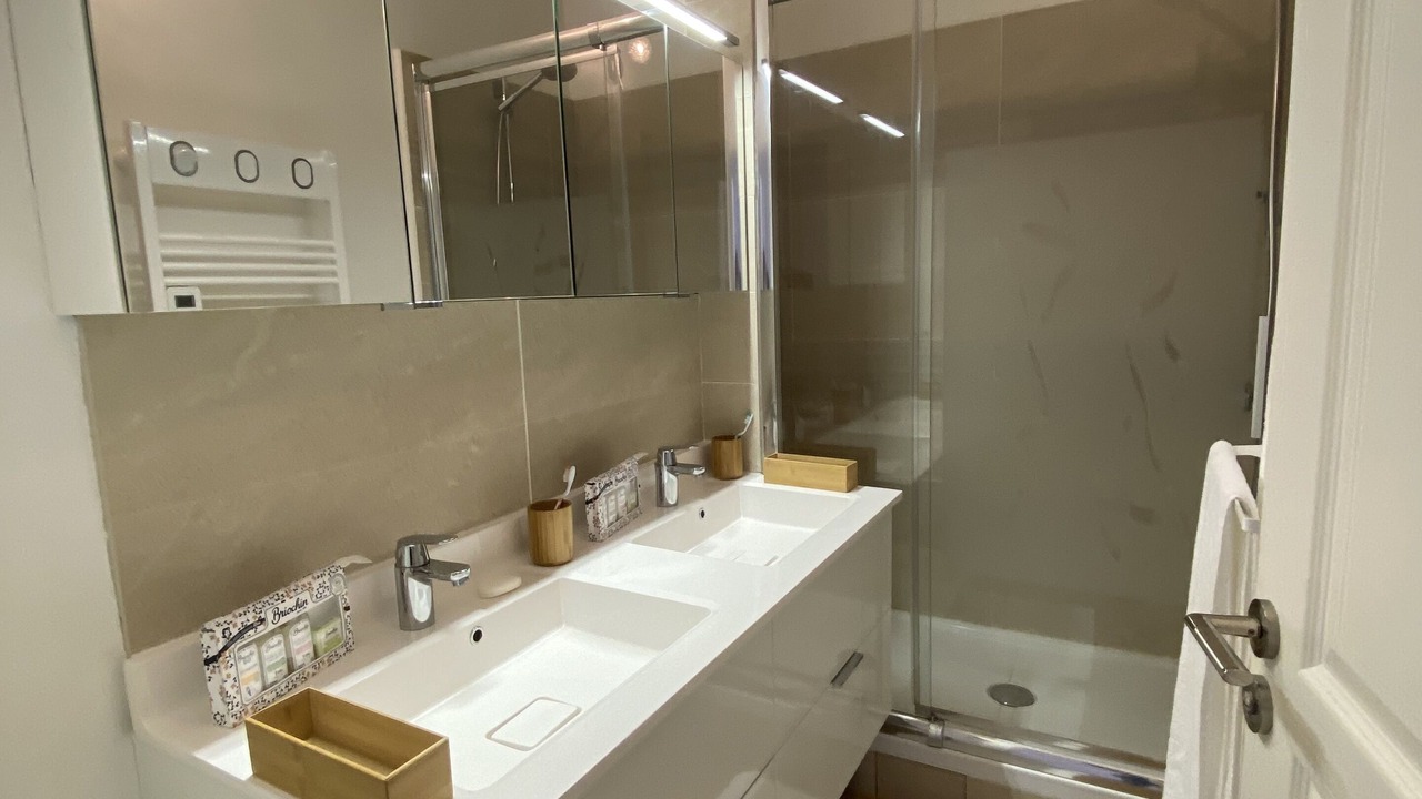Photo of Bathroom in Chartres