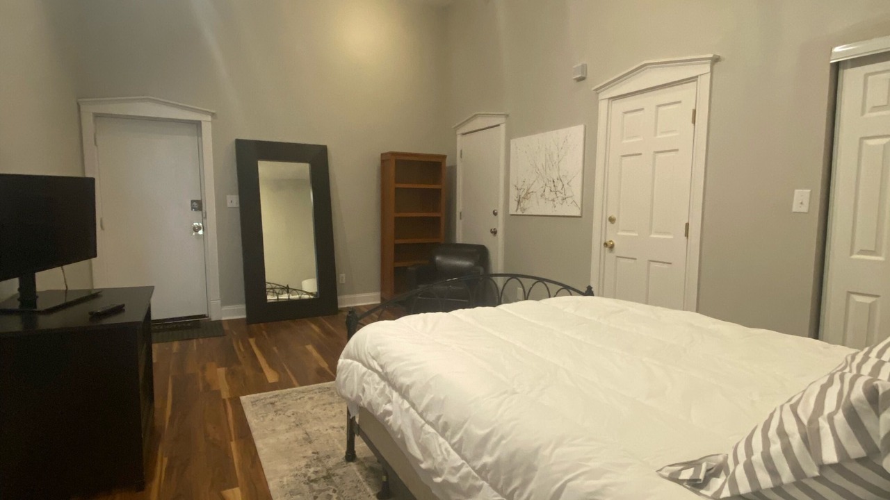 Photo of Bedroom in Lafayette Square