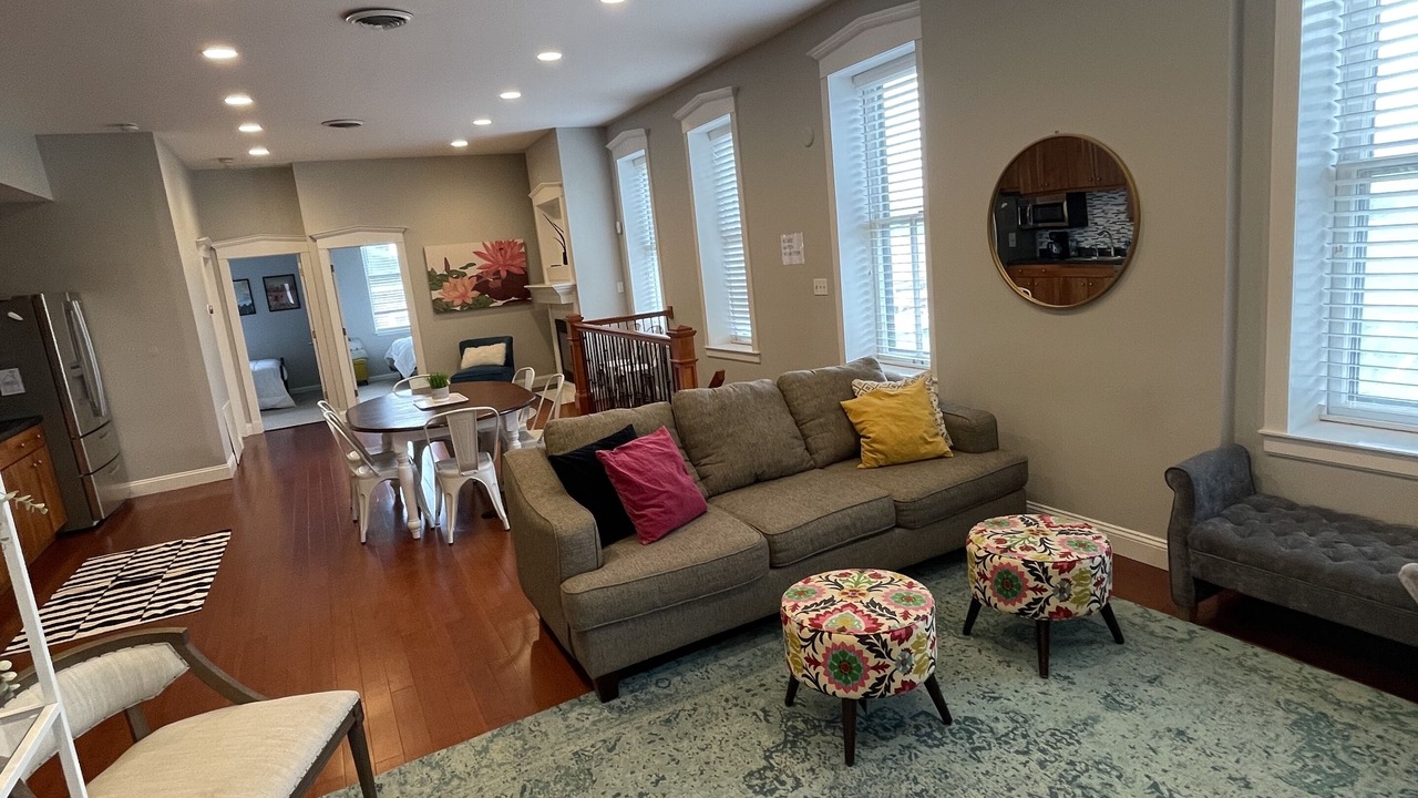 Photo of Livingroom in Lafayette Square