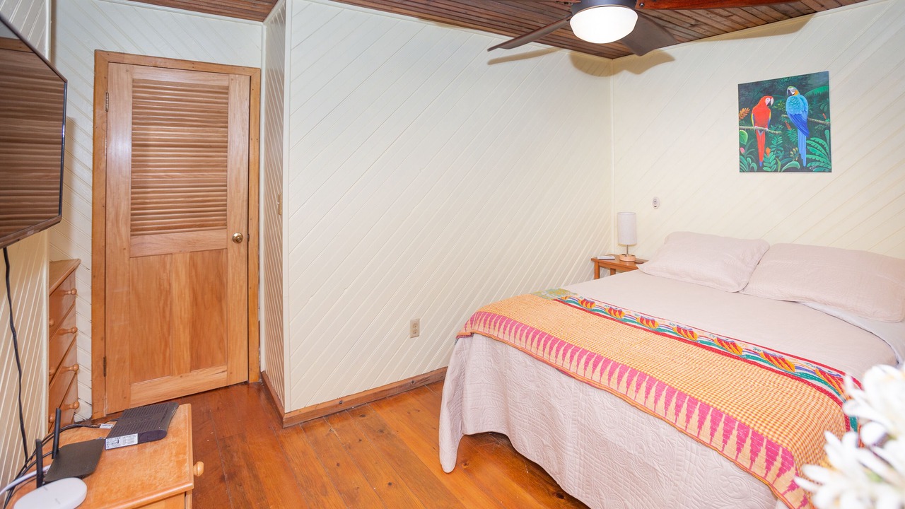 Photo of Bedroom in Antoneys Cay