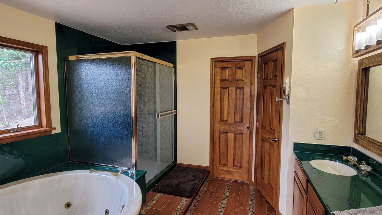 Photo of Bathroom in Golden