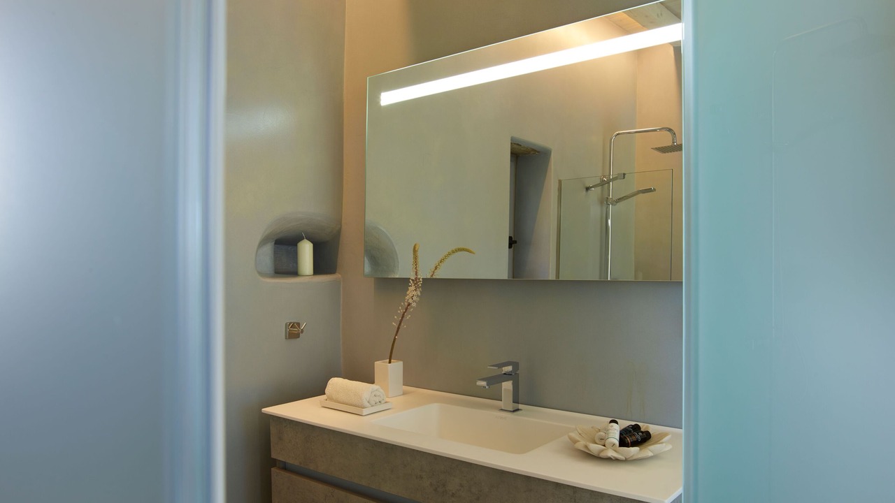 Photo of Bathroom in Paleopolis