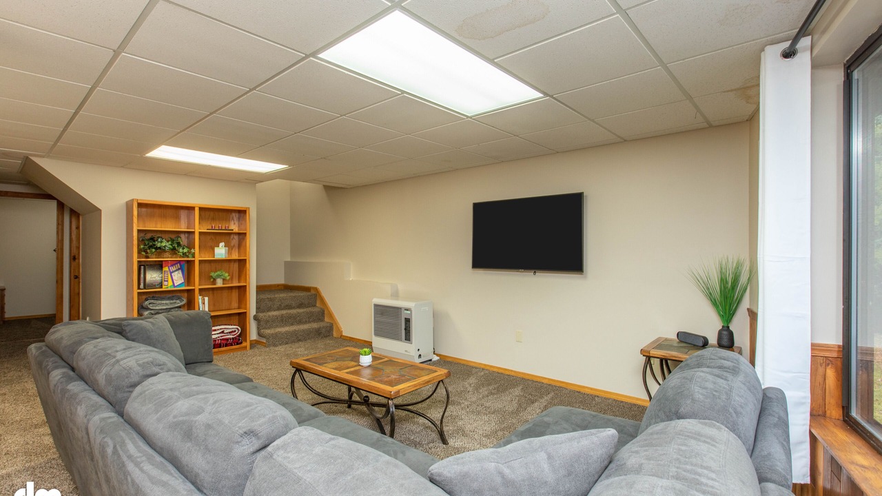 Photo of Bedroom in Cooper Landing