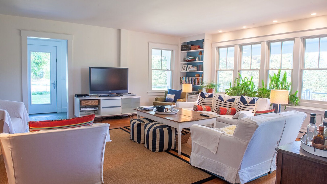 Photo of Livingroom in South Kingstown
