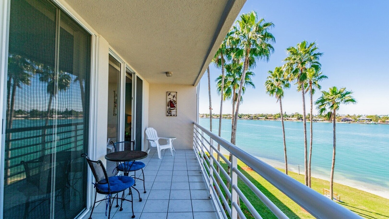 Photo of Patio Balcony in St. Petersburg