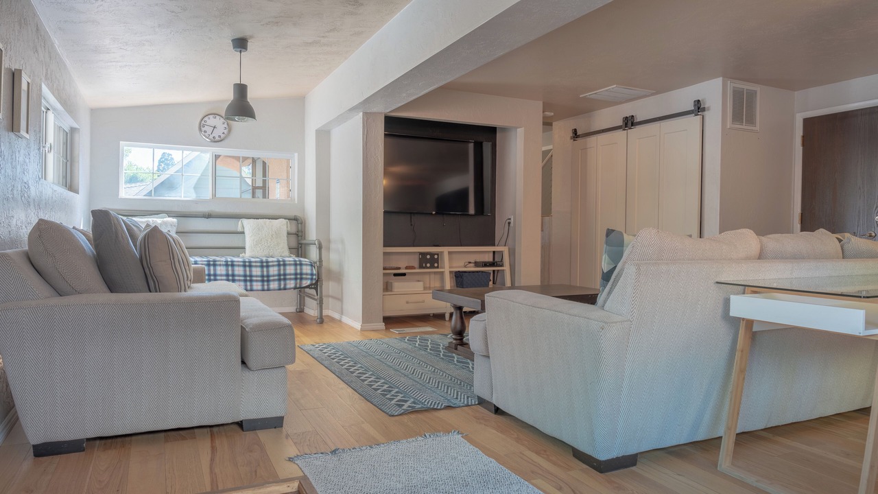 Photo of Livingroom in West University