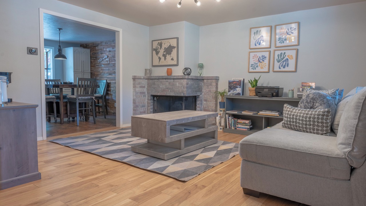 Photo of Livingroom in West University