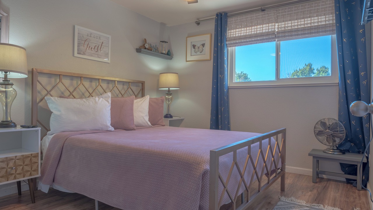 Photo of Bedroom in West University