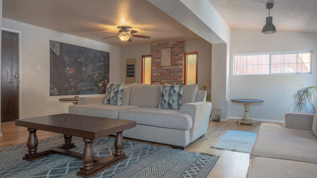 Photo of Livingroom in West University