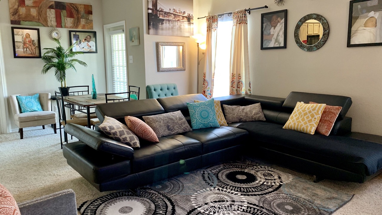 Photo of Livingroom in Cantonments