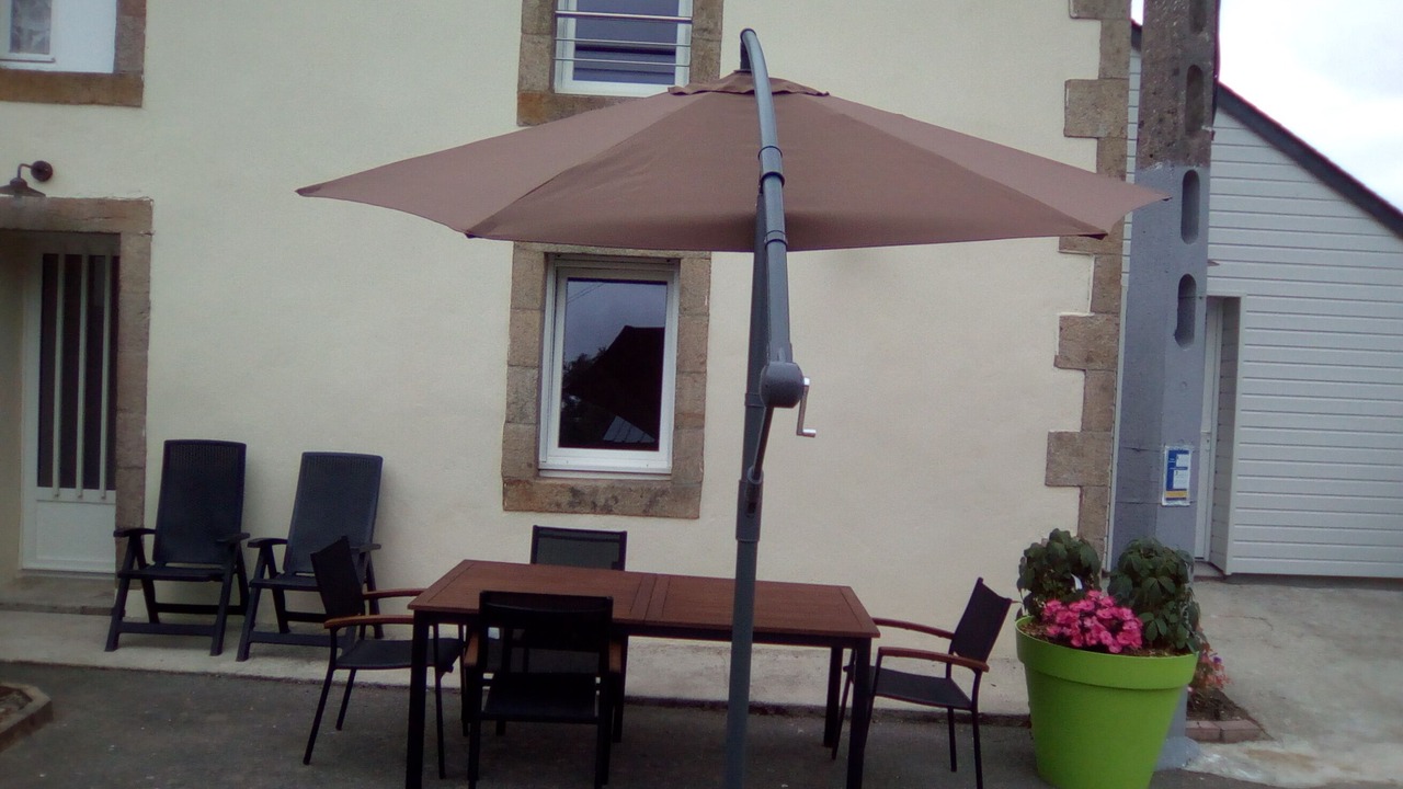 Photo of Outdoor in Cast