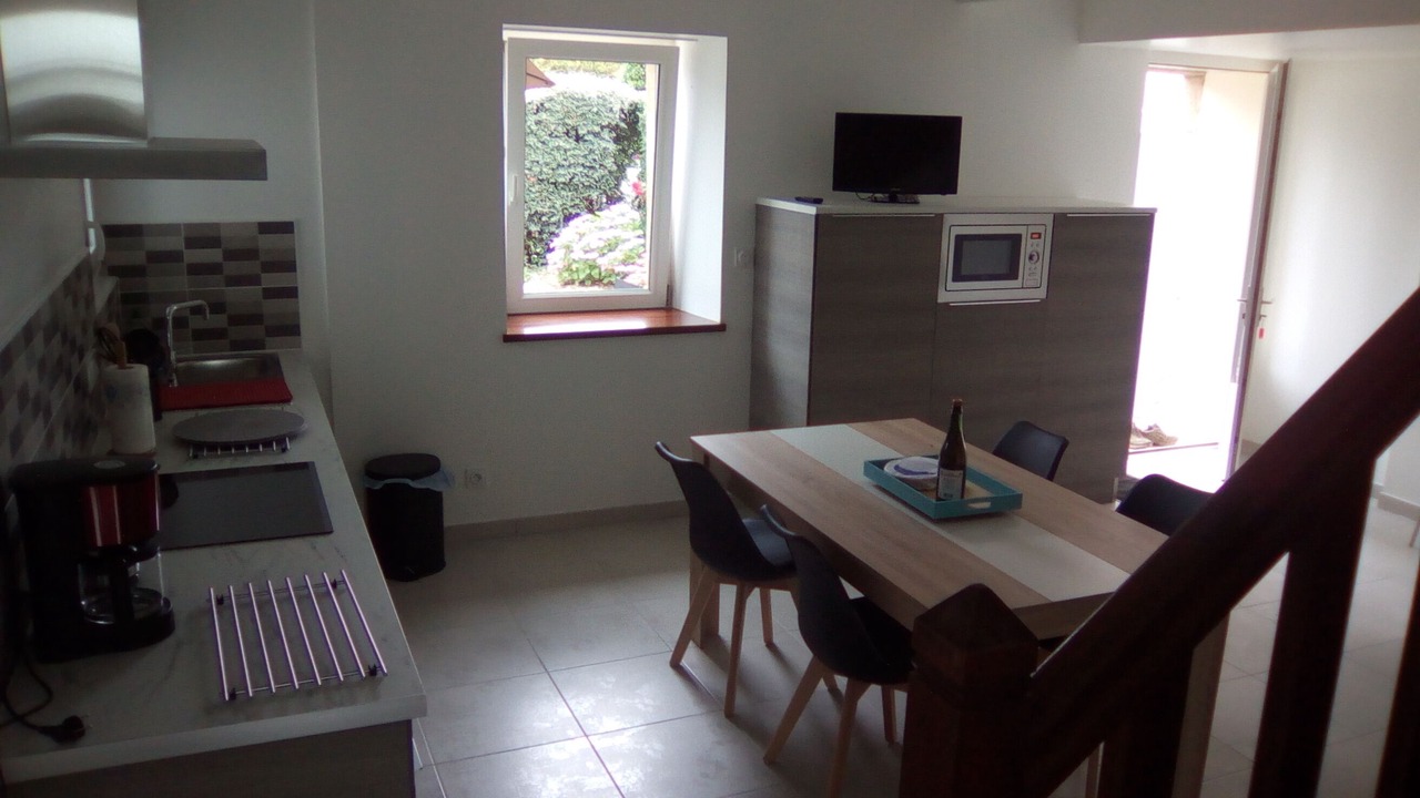 Photo of Kitchen in Cast
