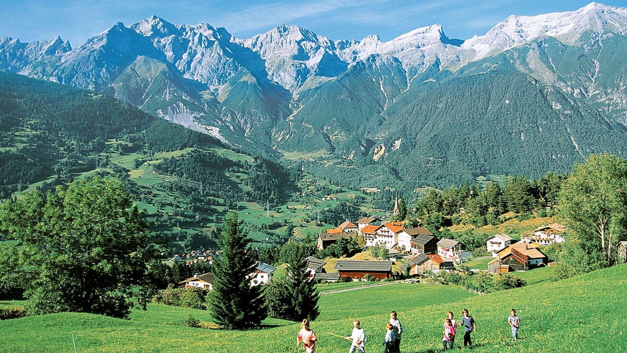 Photo of Others in Pians