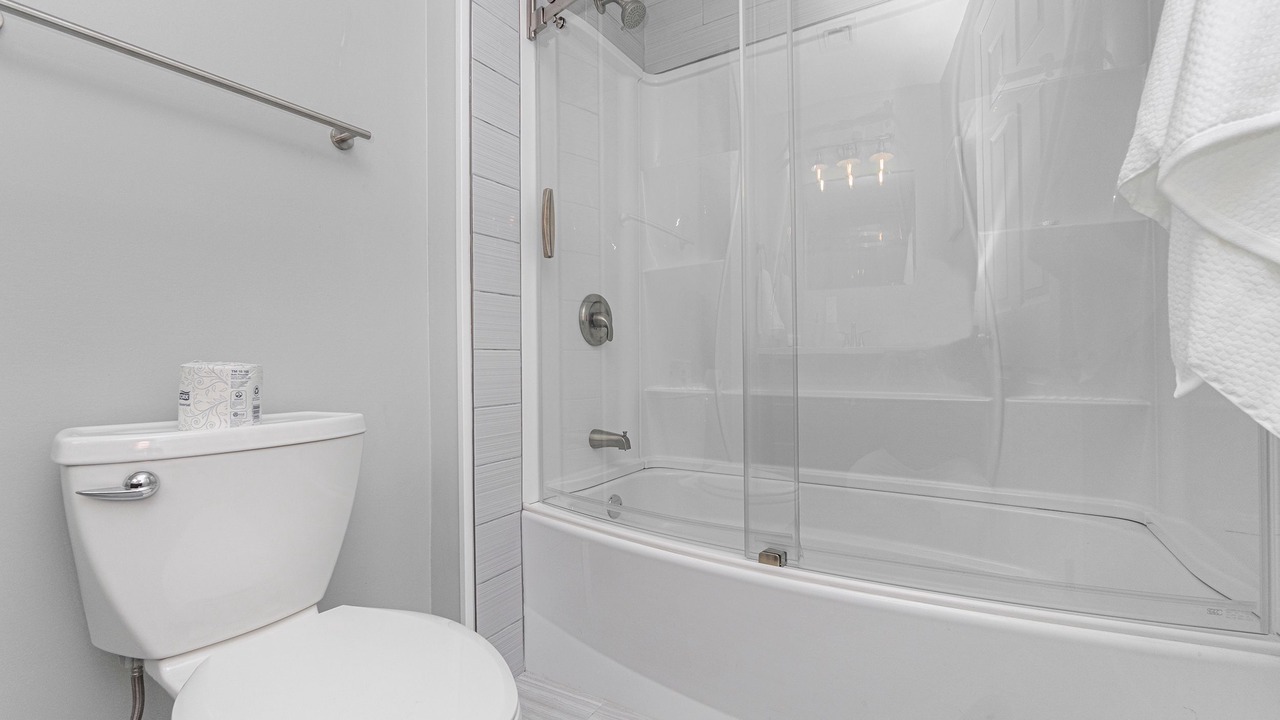 Photo of Bathroom in Eastward Look