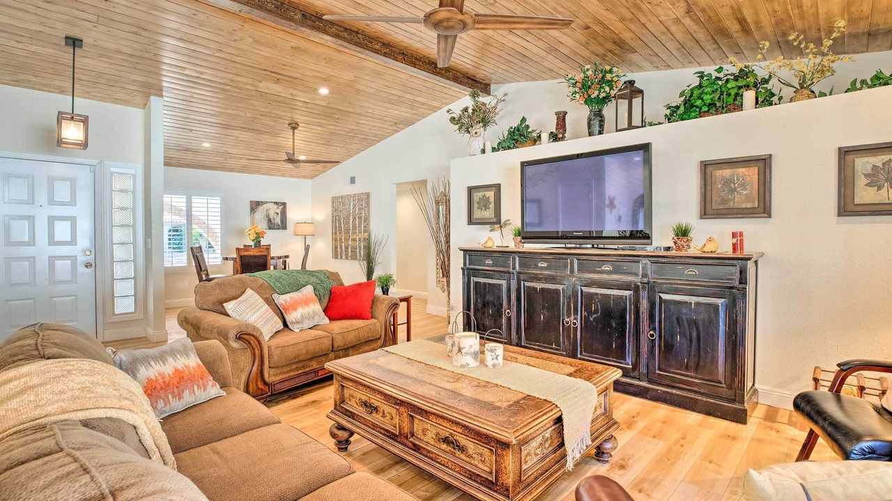 Photo of Bedroom in Desert Foothills Estates