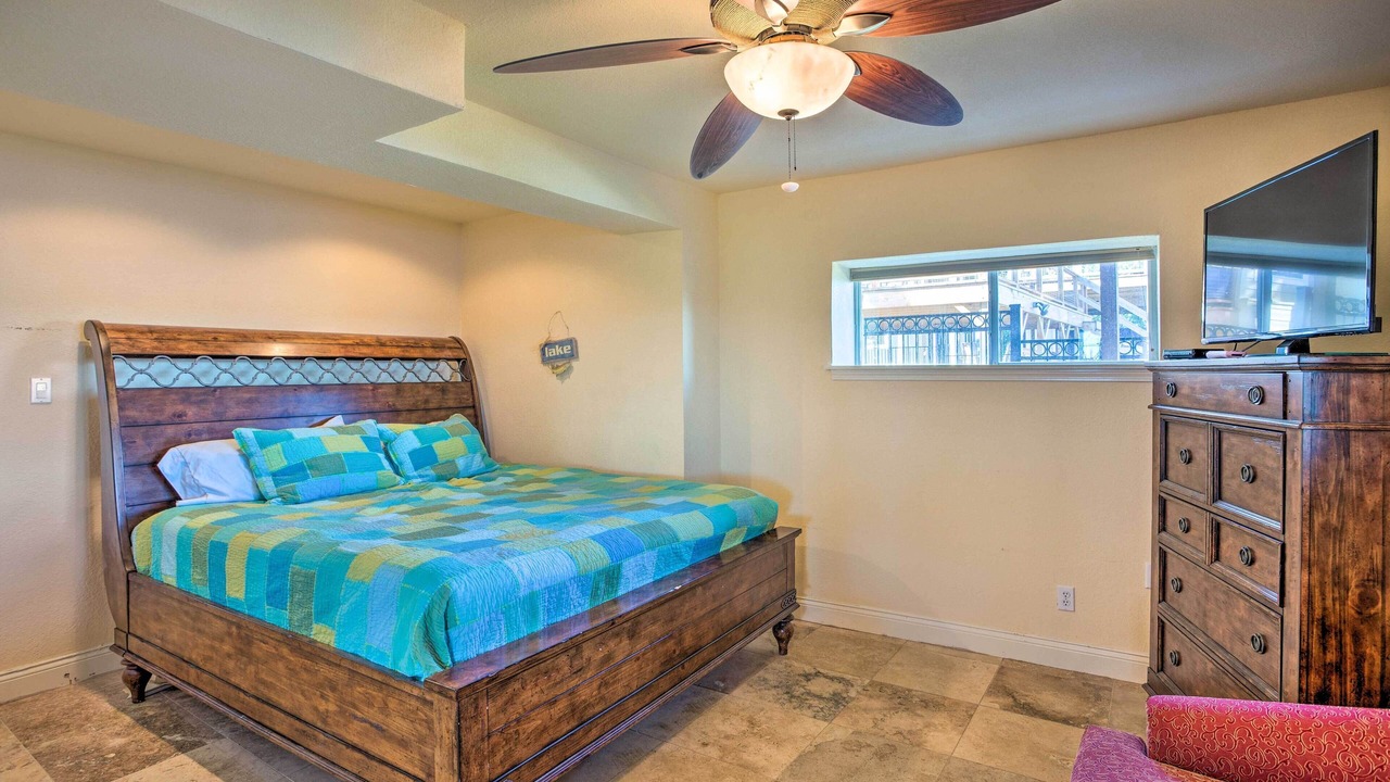 Photo of Bedroom in Tool