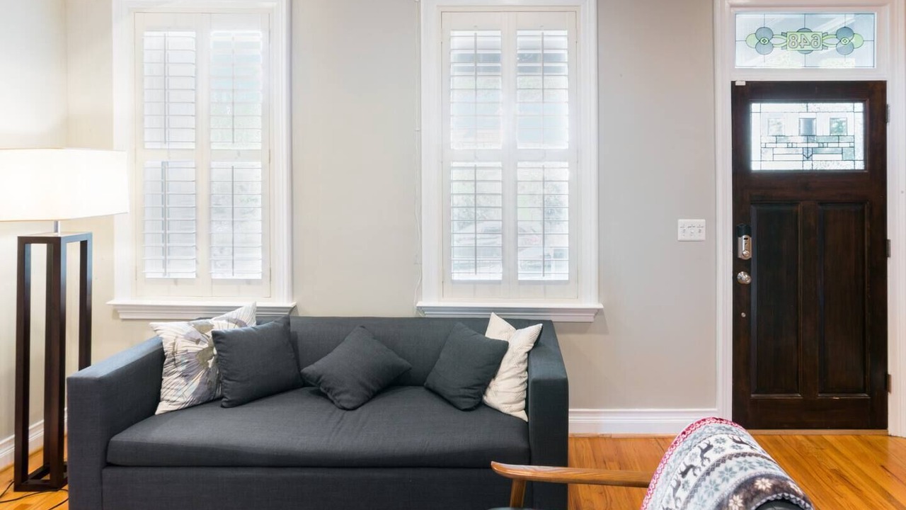 Photo of Livingroom in Near Northeast