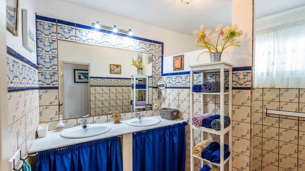 Photo of Bathroom in Adra