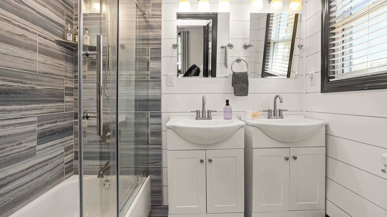 Photo of Bathroom in Inglewood
