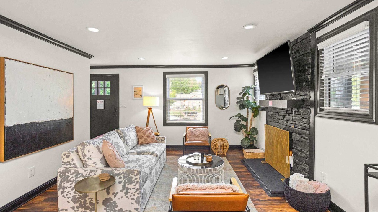Photo of Bedroom in Inglewood