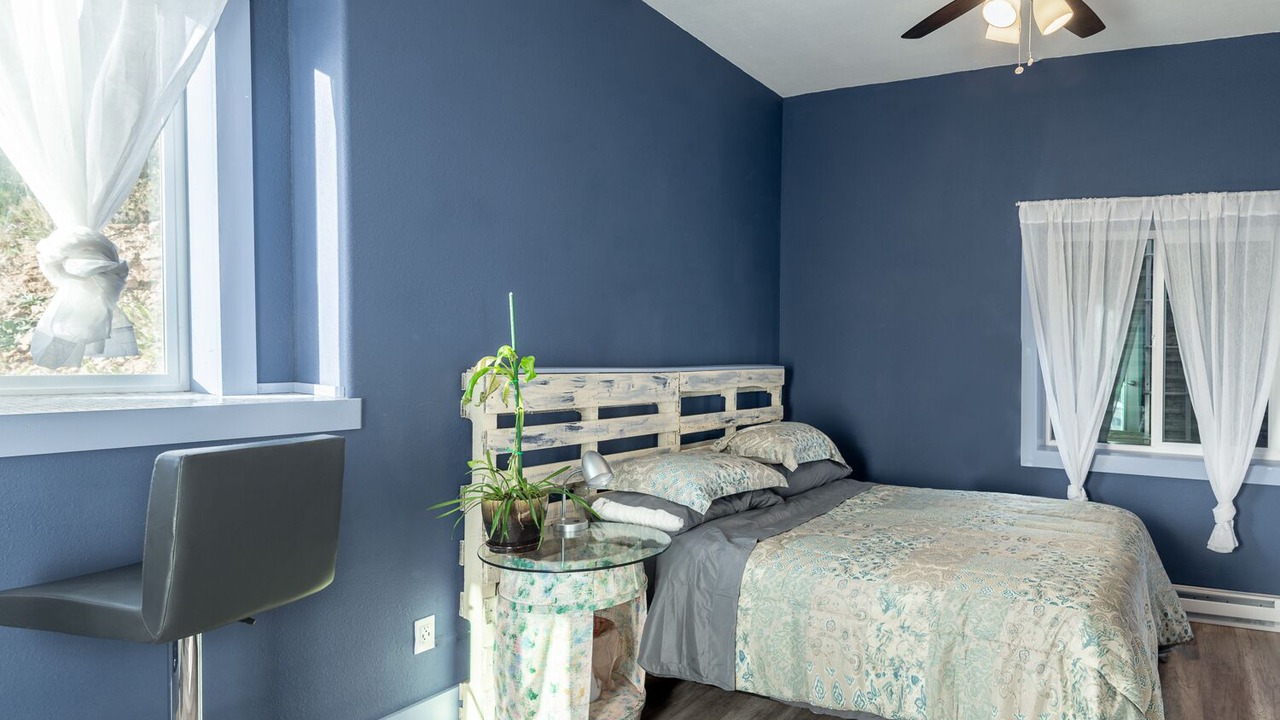 Photo of Bedroom in Coal Creek Canyon