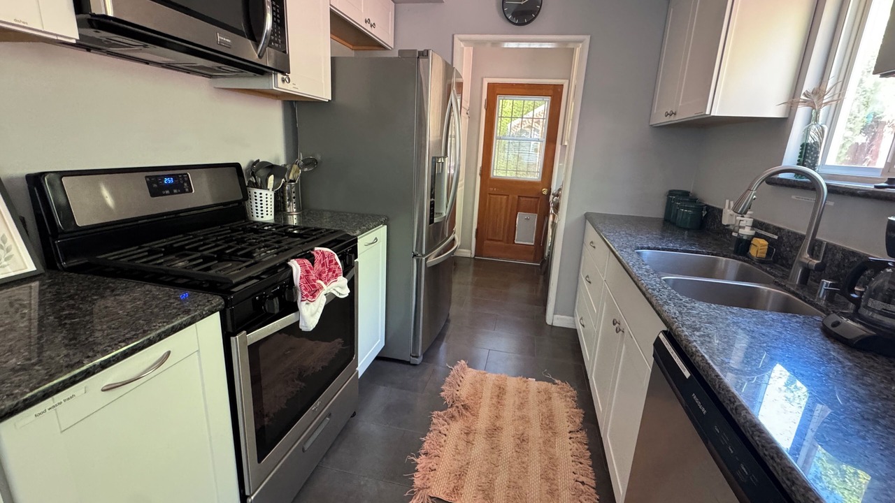 Photo of Kitchen in Encino