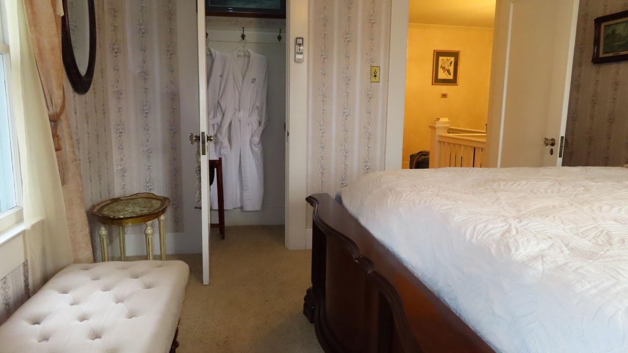 Photo of Bedroom in Roseburg
