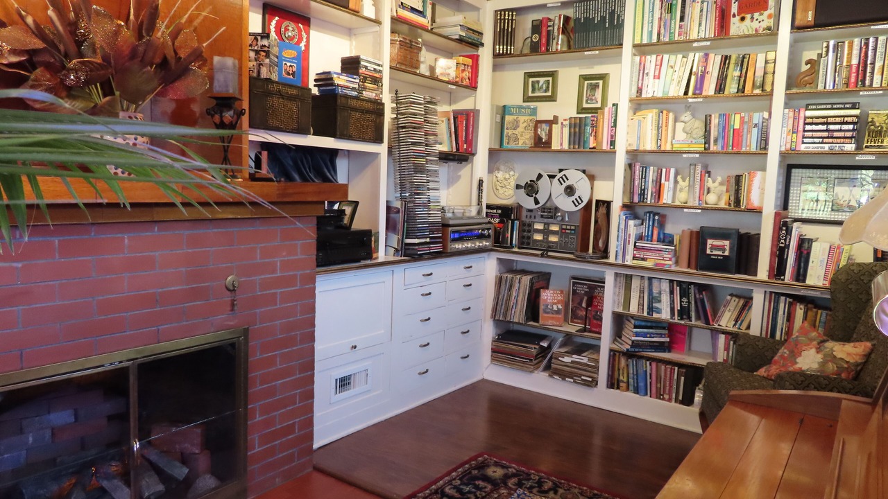 Photo of Bedroom in Roseburg