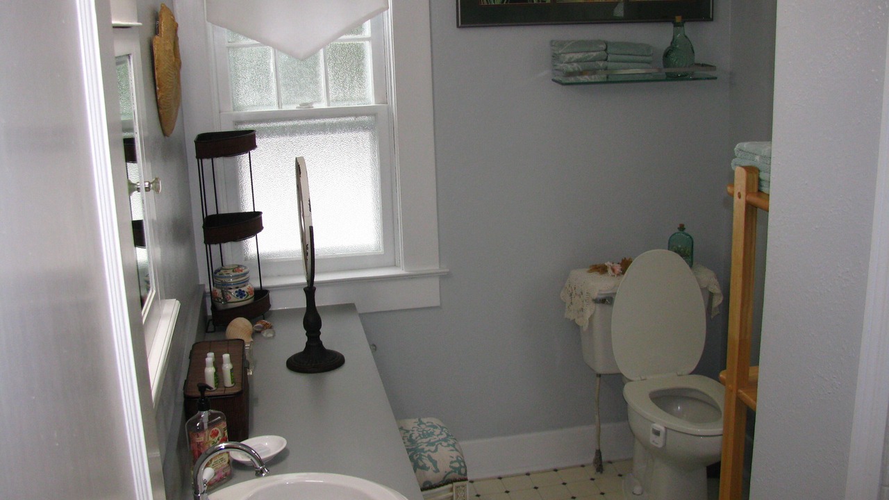 Photo of Bathroom in Roseburg