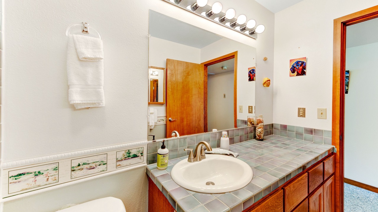 Photo of Bathroom in Gold Beach